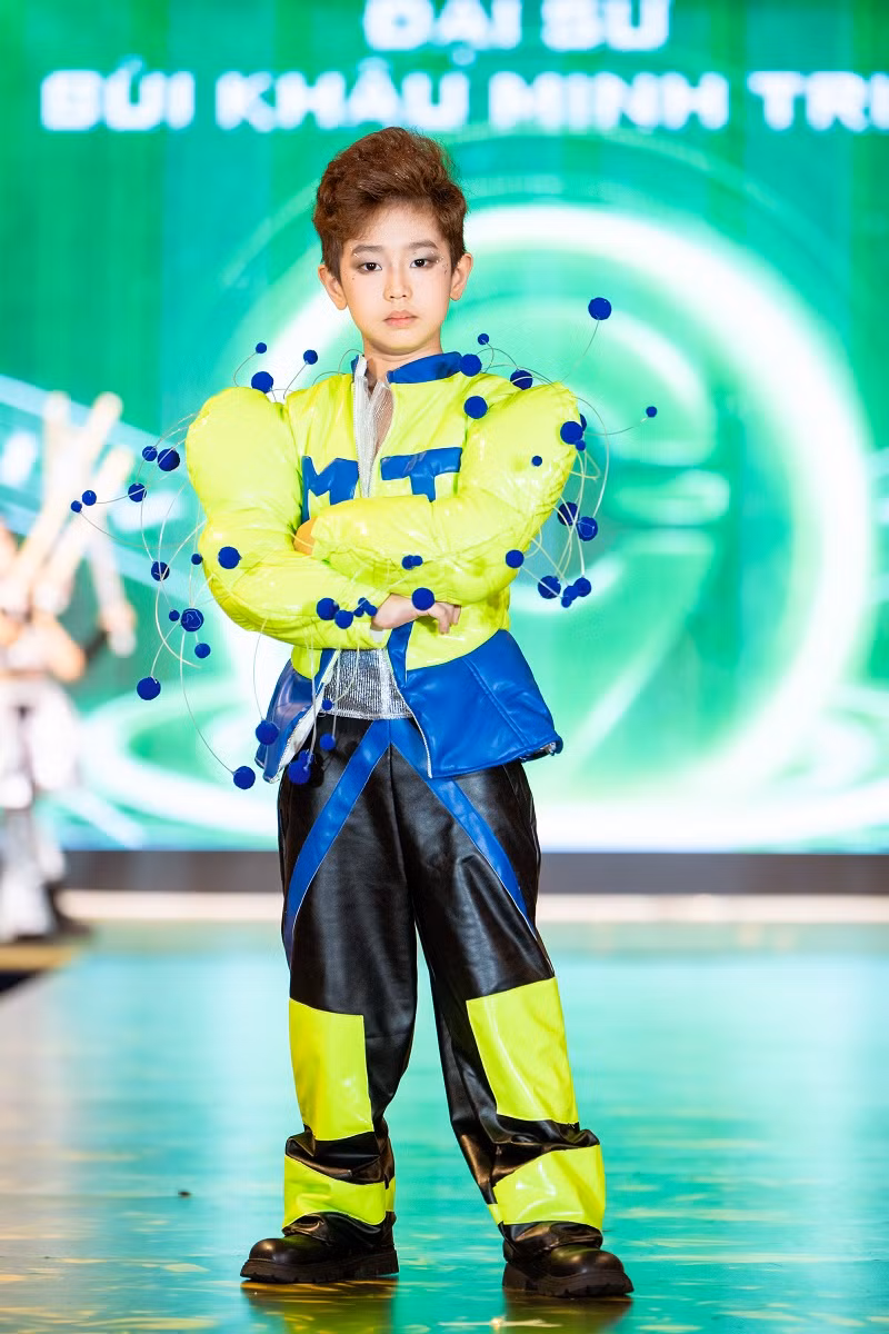 Đây không chỉ là sân chơi chuyên nghiệp để các em nhỏ đam mê nghệ thuật thể hiện tài năng mà còn là một hành trình quảng bá văn hóa, tôn vinh những giá trị truyền thống đặc sắc của Việt Nam.