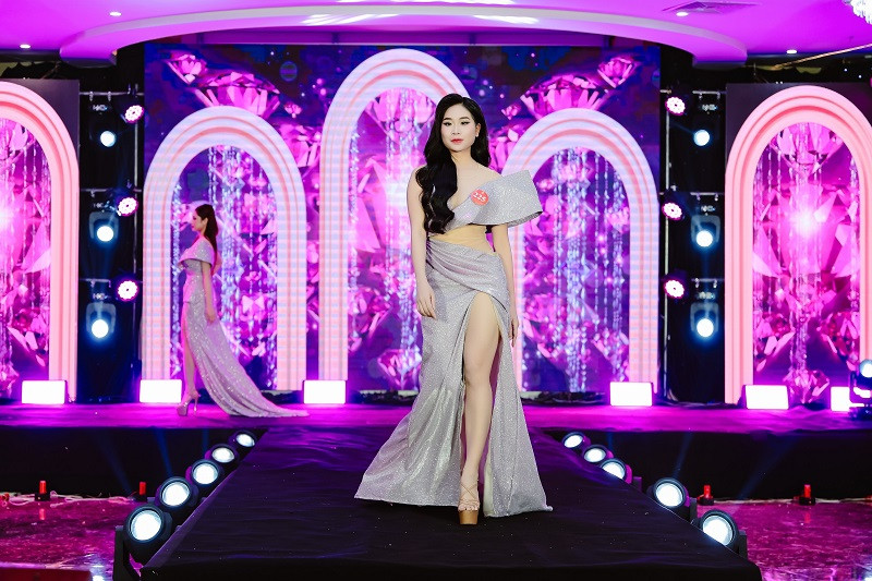 Chia sẻ về cuộc thi và dàn thí sinh, Hoa hậu Vũ Thục Hiền – Chủ tịch Hội đồng Chuyên môn cho biết: “Các thí sinh không đơn thuần là những người đẹp, mà là đại diện tiêu biểu cho một thế hệ phụ nữ Việt Nam bản lĩnh, sáng tạo và giàu khát vọng. Tôi tin rằng họ sẽ tỏa sáng bằng tất cả tâm huyết và lòng kiêu hãnh”.