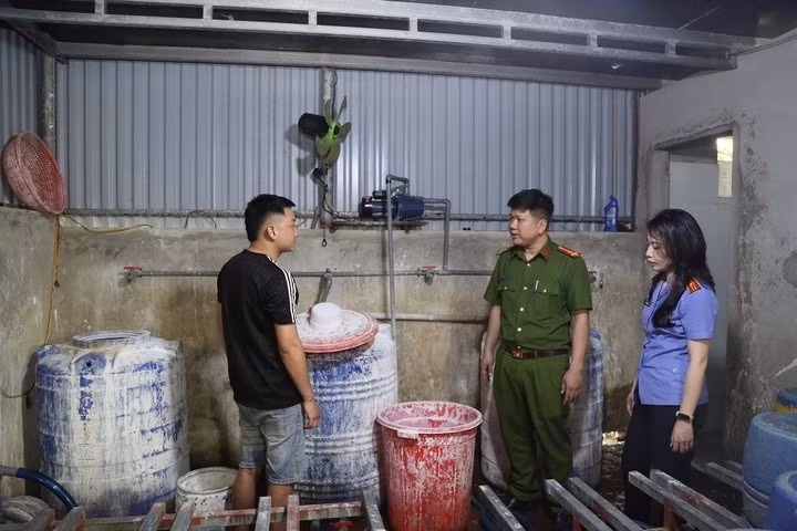 Hoa chat trong 3.500 tan gia do o Nghe An nguy hiem sao?-Hinh-3