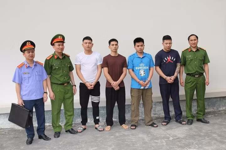 Hoa chat trong 3.500 tan gia do o Nghe An nguy hiem sao?