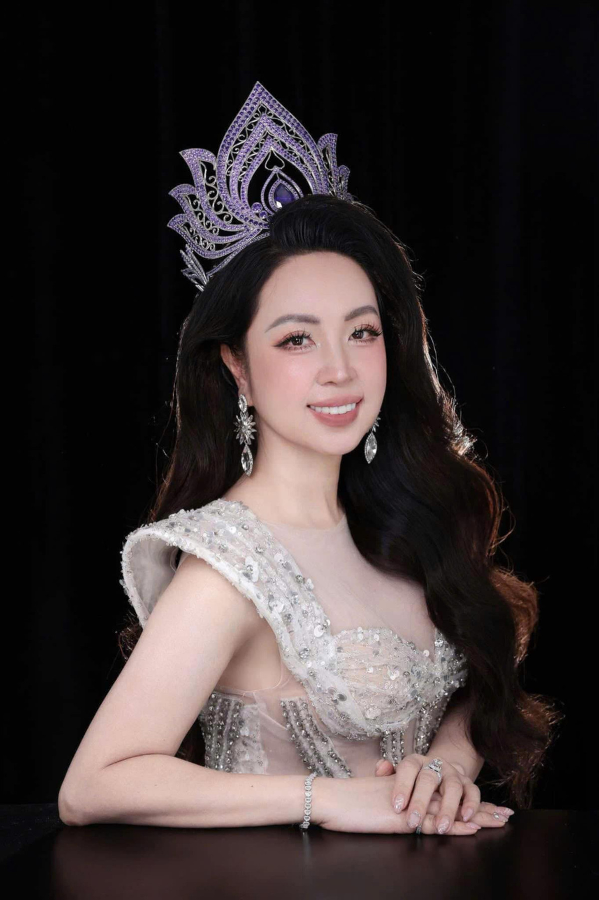 Nàng hậu chia sẻ, trong hành trình đương nhiệm, cô muốn lan toả những giá trị của nữ doanh nhân hoạt động trong ngành tài chính, ngân hàng, bảo hiểm.