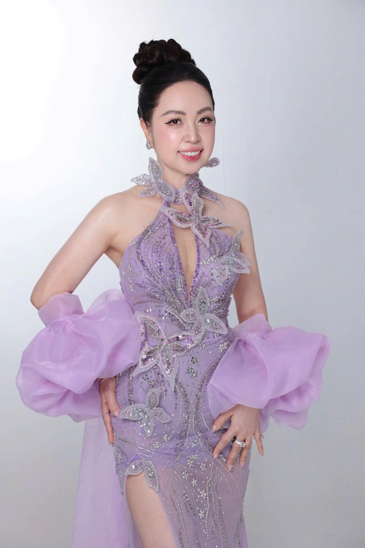 Mới đây, tân Hoa hậu Doanh nhân Việt Nam 2025 Hoàng Thu Thủy đã tung bộ ảnh mới sau đăng quang.