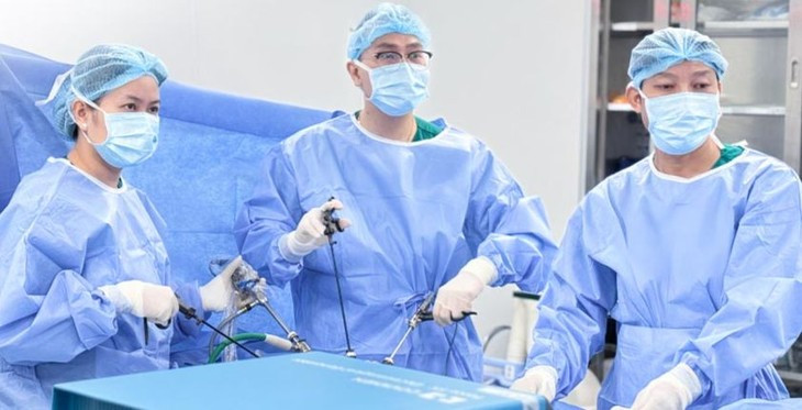 Vong tranh thai dam thung tu cung nguoi phu nu 25 tuoi