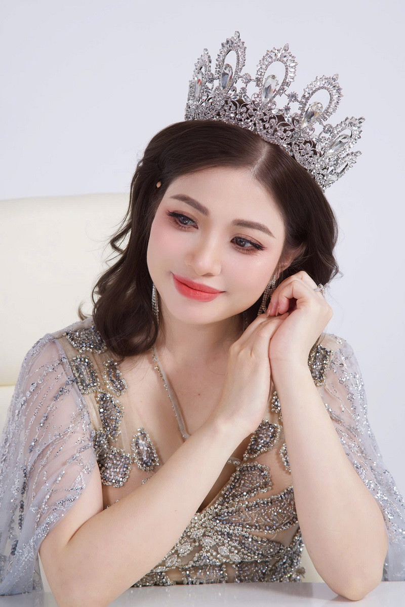 Nàng á hậu chia sẻ: “Danh hiệu á hậu 3 không chỉ mang lại cho tôi cơ hội để lan tỏa những thông điệp tích cực, mà còn là nguồn động lực để tôi hoàn thành sứ mệnh của mình trong công việc và xã hội. Tôi hy vọng sẽ truyền cảm hứng cho những người phụ nữ trẻ, những người đang mơ ước và tìm kiếm cơ hội để thay đổi cuộc đời”.