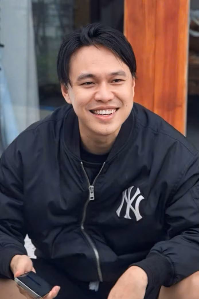 Hot girl, hoa hau dong phim, nha san xuat Quoc Bao TKM noi gi?