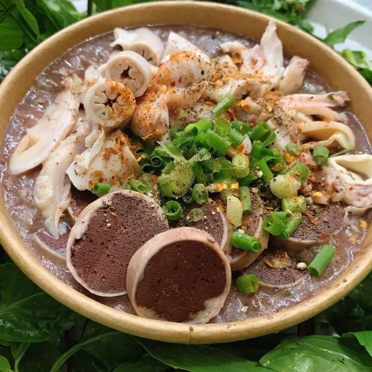 Cháo lòng vào top món ăn đường phố ngon nhất Đông Nam Á - Hình 2 Chao long vao top mon an duong pho ngon nhat Dong Nam A-Hinh-2