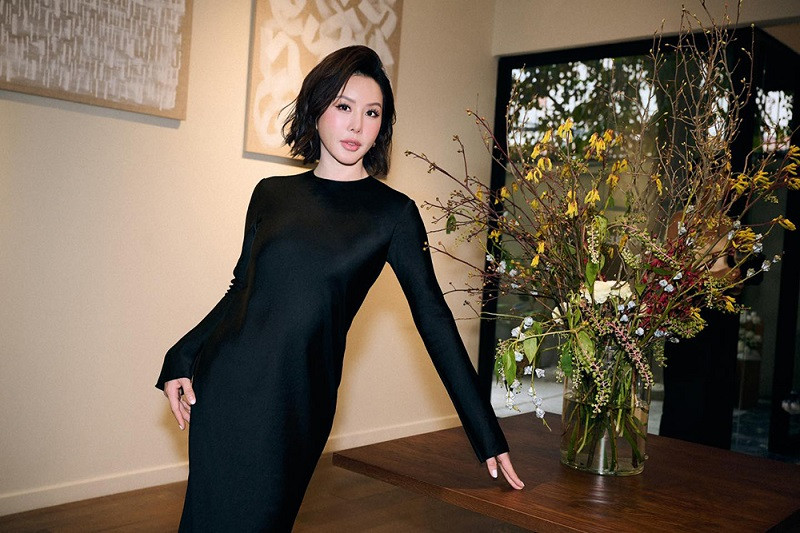 Trước khi góp mặt trong dự án phim ảnh chiếu rạp, Thu Hoài có kinh nghiệm tham gia nhiều bộ phim ngắn chiếu mạng. Năm 2020, cô từng giành chiếc cúp chiến thắng với khả năng diễn xuất ứng biến trong chương trình “Ơn giời! Cậu đây rồi” trên VTV3.