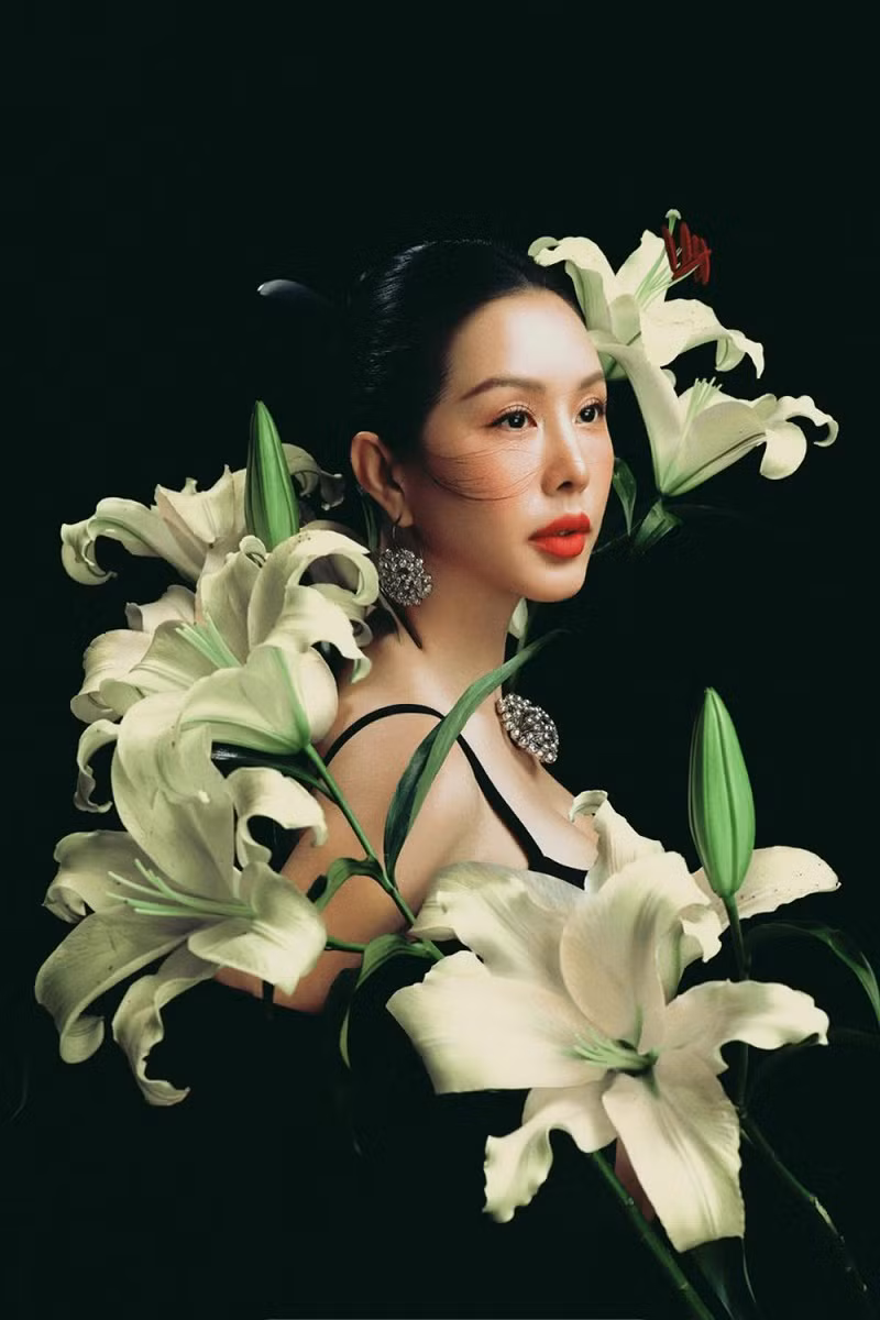 Với “Bộ tứ báo thủ”, Thu Hoài còn hội ngộ hai hoa hậu đàn em là Kỳ Duyên, Tiểu Vy cùng nhiều các nghệ sĩ, nhân vật nổi tiếng khác. Cô hy vọng dự án phim sẽ là món ăn tinh thần mang tới nhiều sự bất ngờ, thú vị cho khán giả vào dịp Tết năm nay.