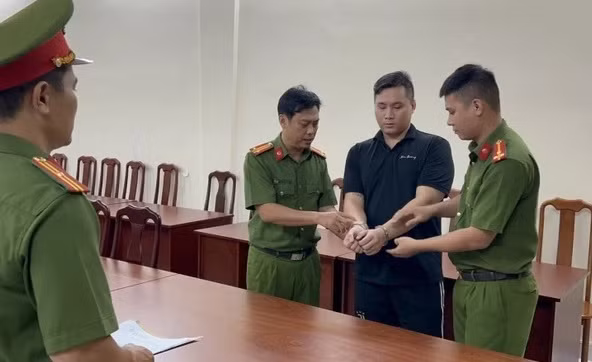 Bắt tạm giam nhóm đối tượng mua bán người xuyên quốc gia Bat tam giam nhom doi tuong mua ban nguoi xuyen quoc gia