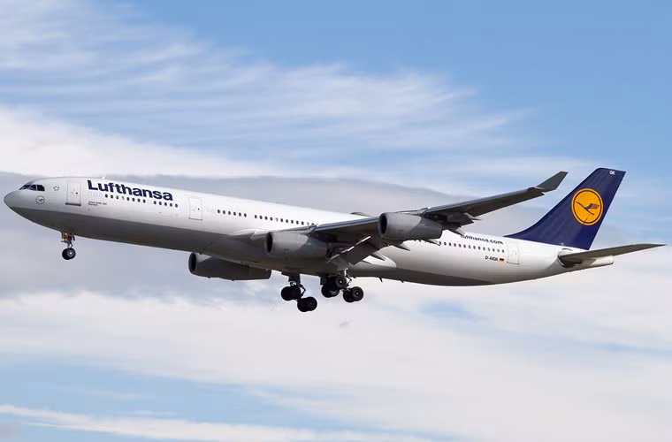 Dù có rất ít máy bay vận tải, nhưng Không quân Qatar sở hữu dàn máy bay chở VIP có thể nói là khiến cả Mỹ-Nga phải ngưỡng mộ. Lực lượng chở VIP của Qatar gồm 12 máy bay dòng Airbus A340/320/310/300, Boeing 747-SP/707/727, Dassault Falcon 900. Nguồn ảnh: Wikipedia