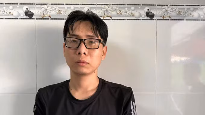 Bat giu doi tuong lua dao hang ty dong qua mang xa hoi