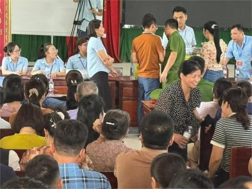 Nghệ An đấu giá thành công 36 lô đất, thu hơn 99 tỷ đồng Nghe An dau gia thanh cong 36 lo dat, thu hon 99 ty dong