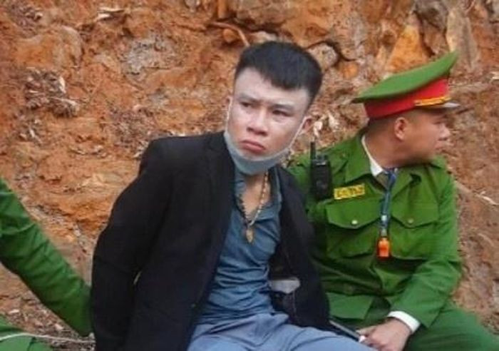 Hoà Bình: Bắt thanh niên đi ô tô chở gần 2.000 viên ma túy Hoa Binh: Bat thanh nien di o to cho gan 2.000 vien ma tuy