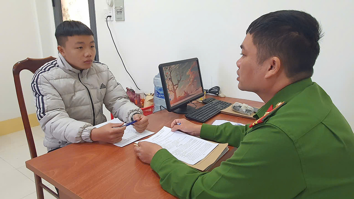 Bắt đối tượng đột nhập nhà người quen trộm cắp 1 cây vàng Bat doi tuong dot nhap nha nguoi quen trom cap 1 cay vang