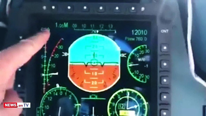 Tướng Hakobyan cho hay Armenia từng dự định mua lượng lớn hệ thống tên lửa tầm ngắn Tor-M2KM, nhưng kế hoạch này bị đình chỉ khi mới nhận bàn giao một vài tổ hợp, bởi số ngân sách còn lại đã được chuyển cho hợp đồng Su-30SM.