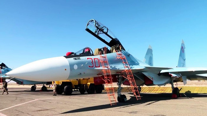 Tướng Hakobyan khẳng định quyết định mua tiêm kích Su-30SM thay cho tên lửa Tor là bước đi sai lầm và đã trực tiếp thảo luận với Thủ tướng Armenia, nhưng nhận câu trả lời rằng hợp đồng đã được ký.