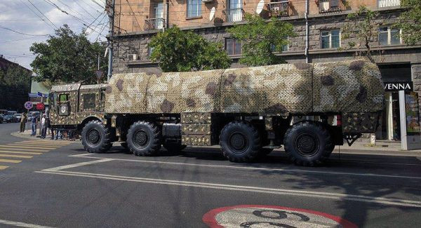 “Độ lệch mục tiêu 6 km đối với vũ khí chính xác cao, và thực sự đối với bất kỳ loại vũ khí nào khác - thật là khủng khiếp, đặt ra câu hỏi lớn về chất lượng thực sự của vũ khí do Nga sản xuất".