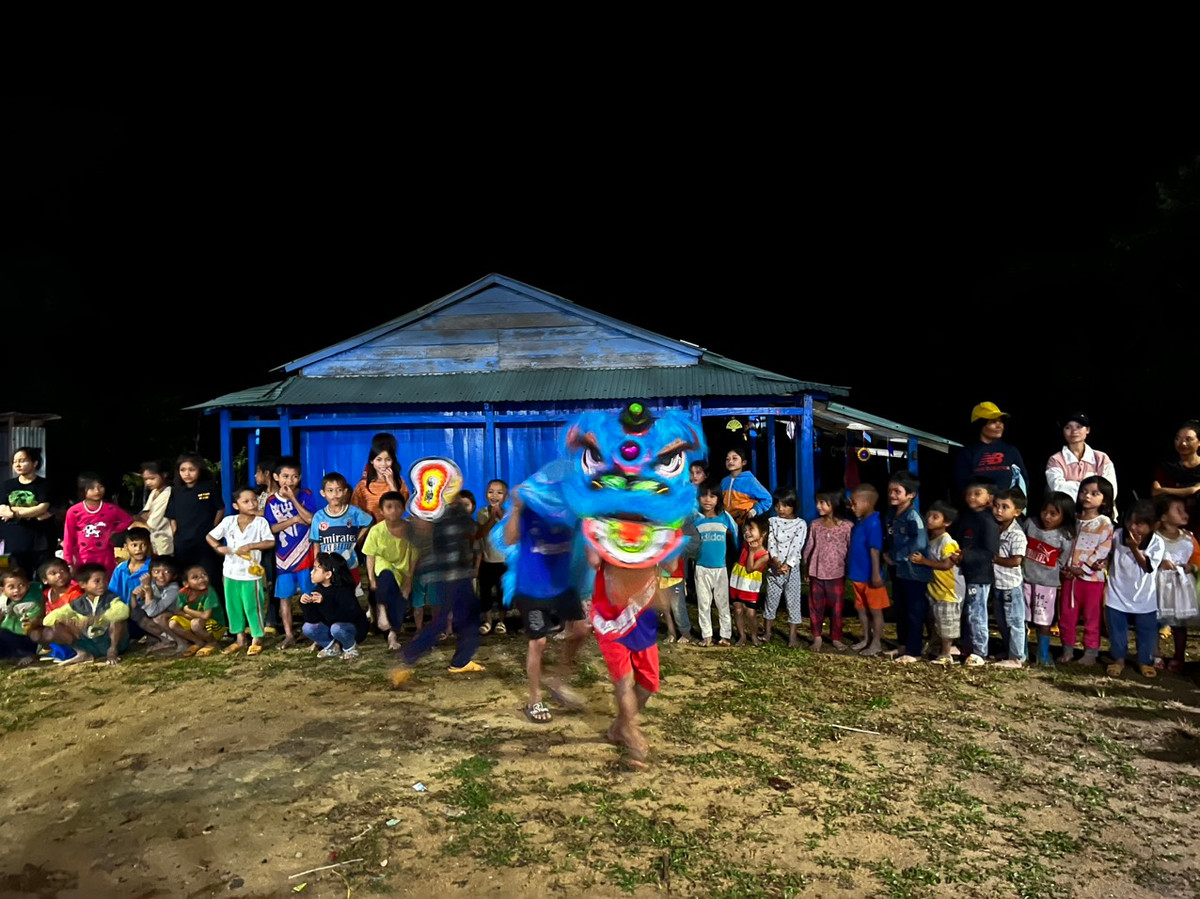 Anh Hồ Hoàng Liêm: Người “cõng” ước mơ lên núi - Hình 5 Anh Ho Hoang Liem: Nguoi “cong” uoc mo len nui-Hinh-5