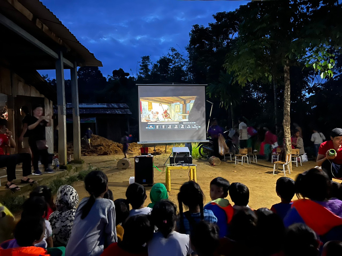 Anh Hồ Hoàng Liêm: Người “cõng” ước mơ lên núi - Hình 8 Anh Ho Hoang Liem: Nguoi “cong” uoc mo len nui-Hinh-8