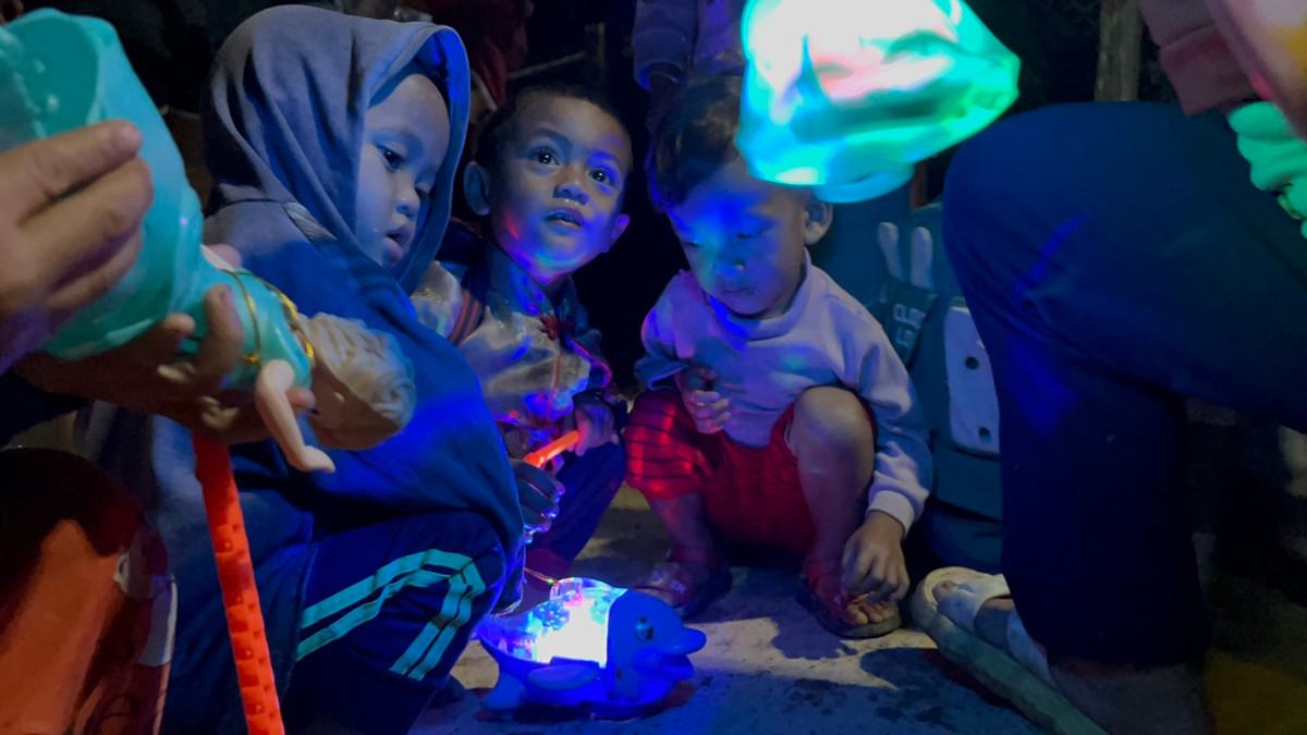 Anh Hồ Hoàng Liêm: Người “cõng” ước mơ lên núi - Hình 4 Anh Ho Hoang Liem: Nguoi “cong” uoc mo len nui-Hinh-4