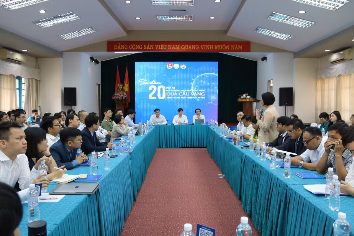 20 nam giai thuong Qua Cau Vang – ton vinh tai nang tre xuat sac