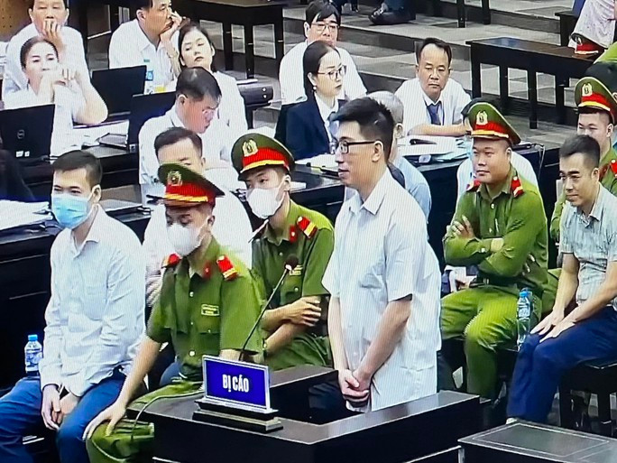 Bị cáo Nguyễn Quang Linh, cựu Trợ lý Phó Thủ tướng bị đề nghị 7-8 năm tù 