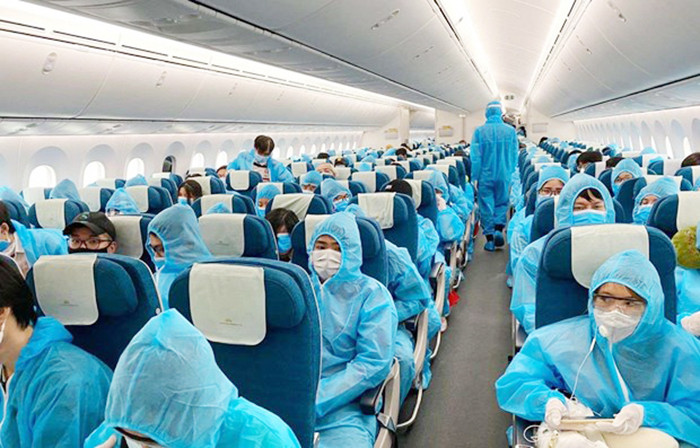 Chuyến bay giải cứu: Nhận hối lộ 165 tỷ, 18 người bị truy tố đến khung tử hình Chuyen bay giai cuu: Nhan hoi lo 165 ty, 18 nguoi bi truy to den khung tu hinh