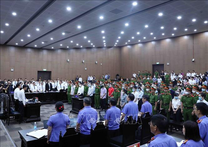 Hình ảnh quang cảnh ngày đầu xét xử. (Ảnh: TTXVN)