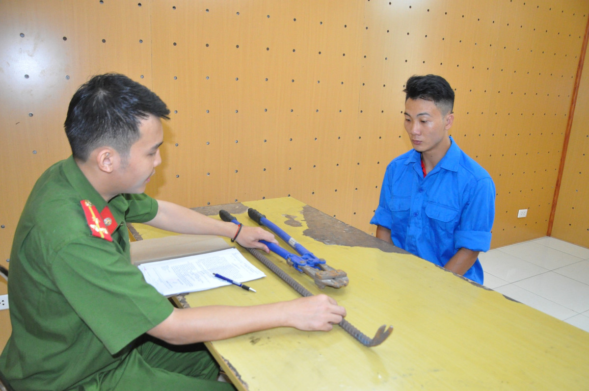 Hai Duong: “Dao chich” vua ra tu da di trom tien cong duc tai chua