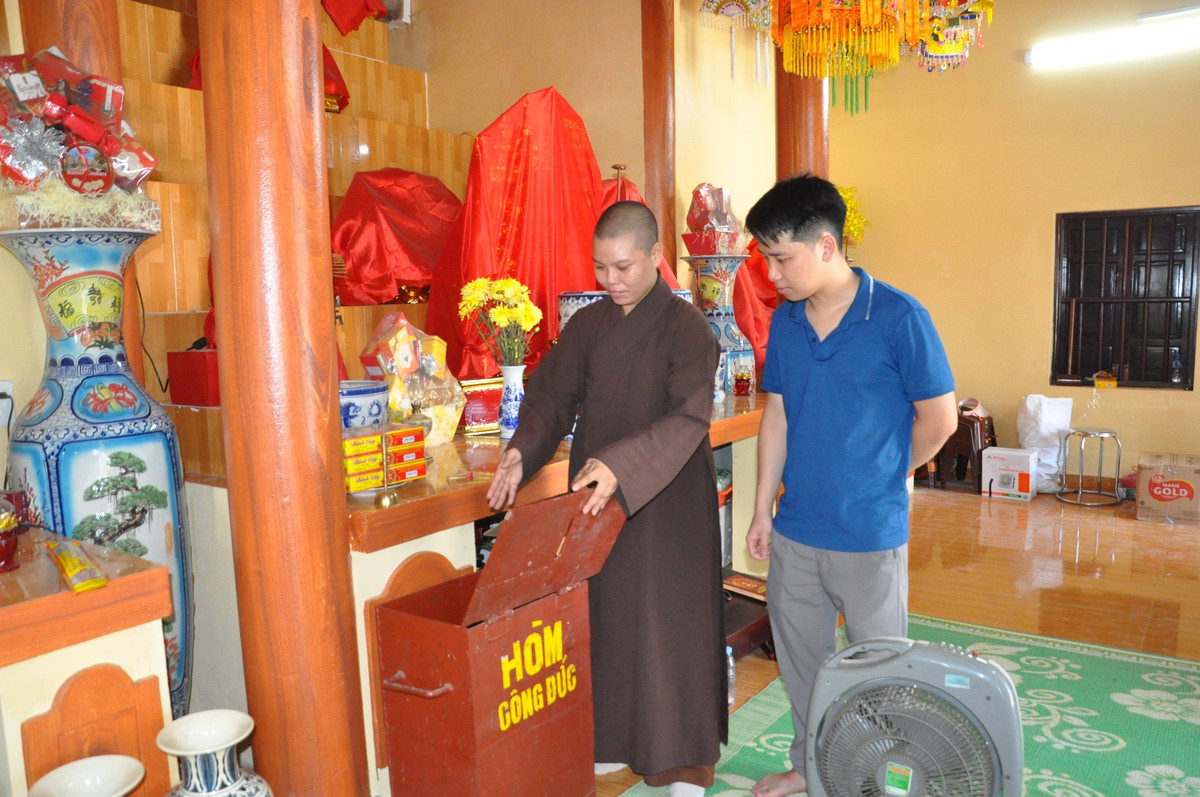 Hai Duong: “Dao chich” vua ra tu da di trom tien cong duc tai chua-Hinh-2