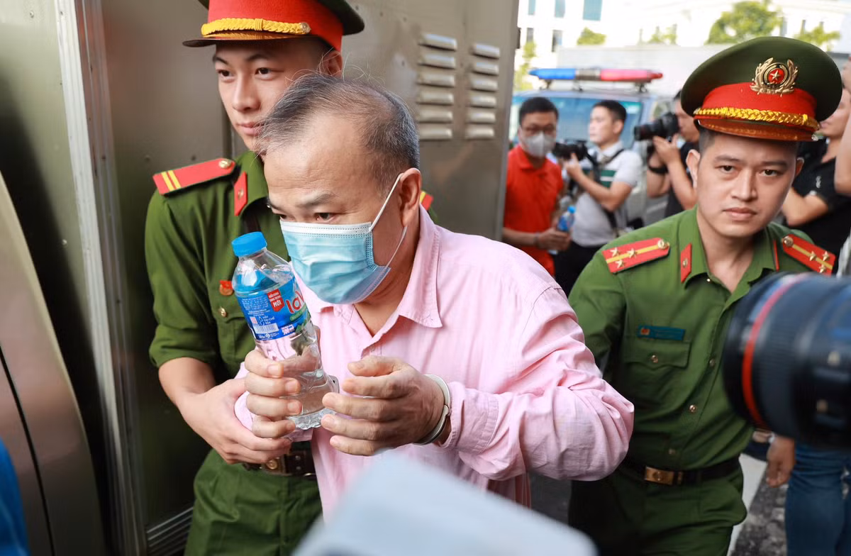 Bị cáo Vũ Hồng Nam – cựu Đại sứ Việt Nam tại Nhật Bản.