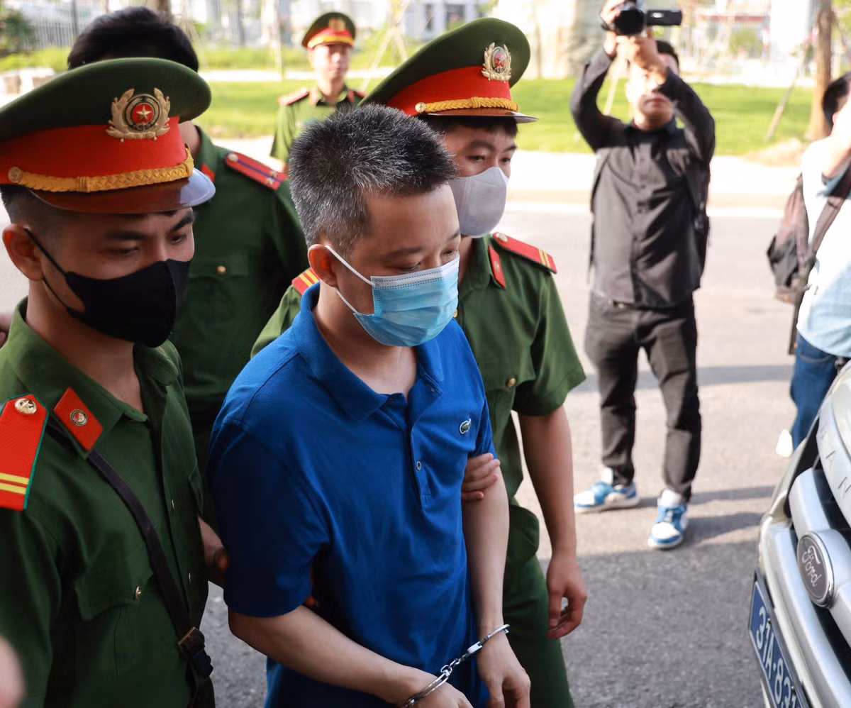 Đáng chú ý, trong quá trình thực hiện nhiệm vụ đối với việc cấp phép chuyến bay công dân tự trả phí, một số cá nhân có thẩm quyền ở các bộ, ngành đã lợi dụng chức vụ, quyền hạn gây khó khăn, nhũng nhiễu, làm khó các doanh nghiệp tổ chức các chuyến bay này. 