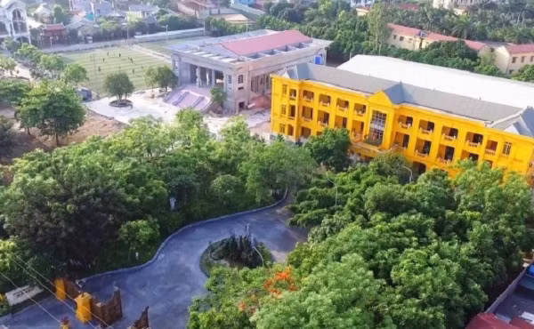 De vo xay nha trai phep, Chu tich UBND thi tran Ke Sat bi ky luat