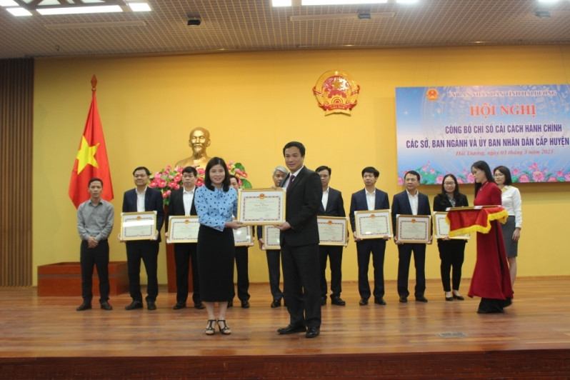 Chu tich UBND tinh Hai Duong lam Truong Ban Chi dao Cai cach hanh chinh tinh