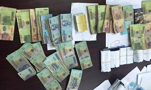 Bat giam doc 9X mo “tap doan” co bac khap Sai Gon-Hinh-2