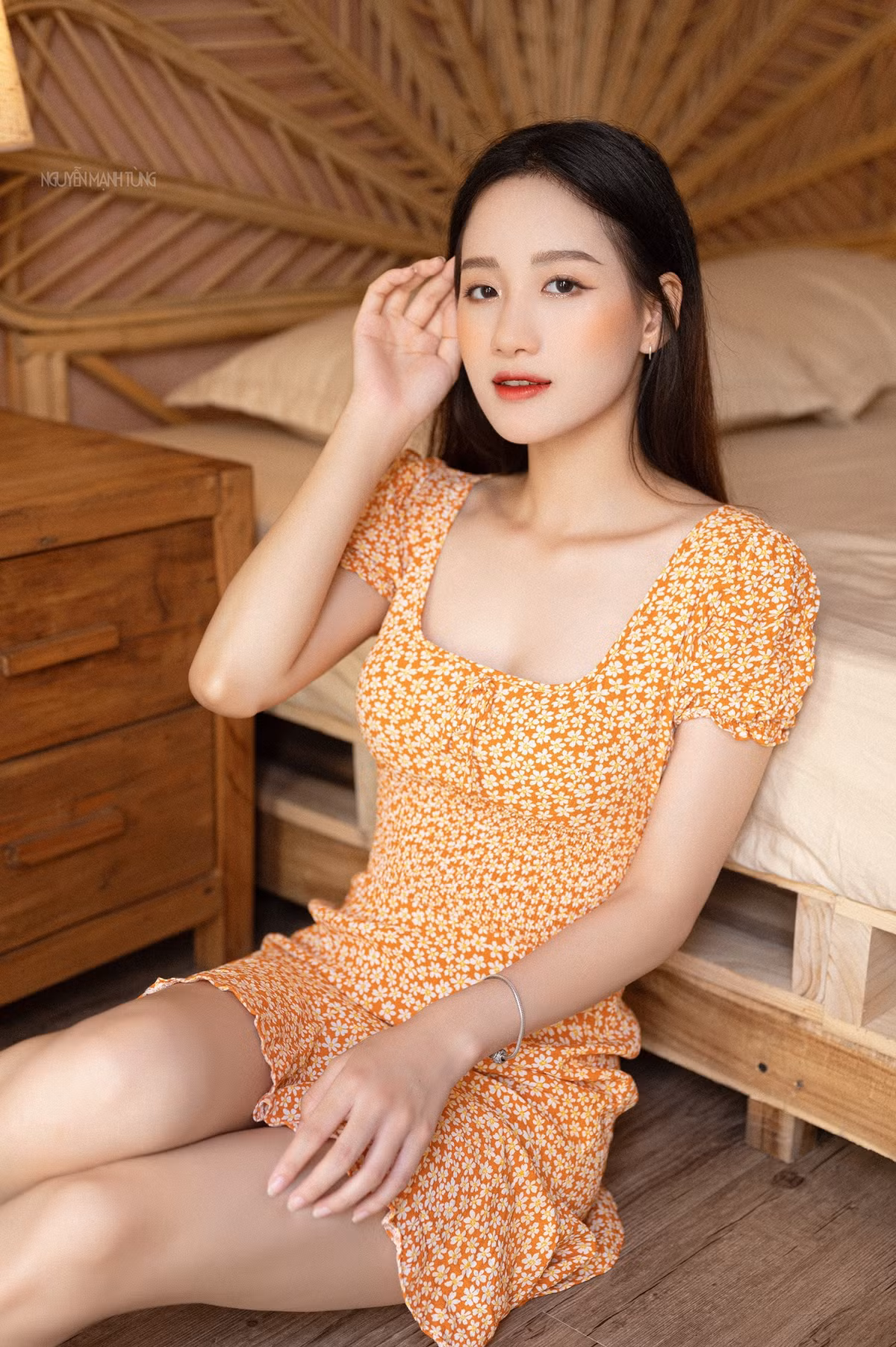 Mặc dù tên tuổi của Thu Uyên trong làng mẫu chưa được biết đến nhiều, thế nhưng cô nàng luôn cố gắng hoàn thiện để làm tốt công việc của mình.