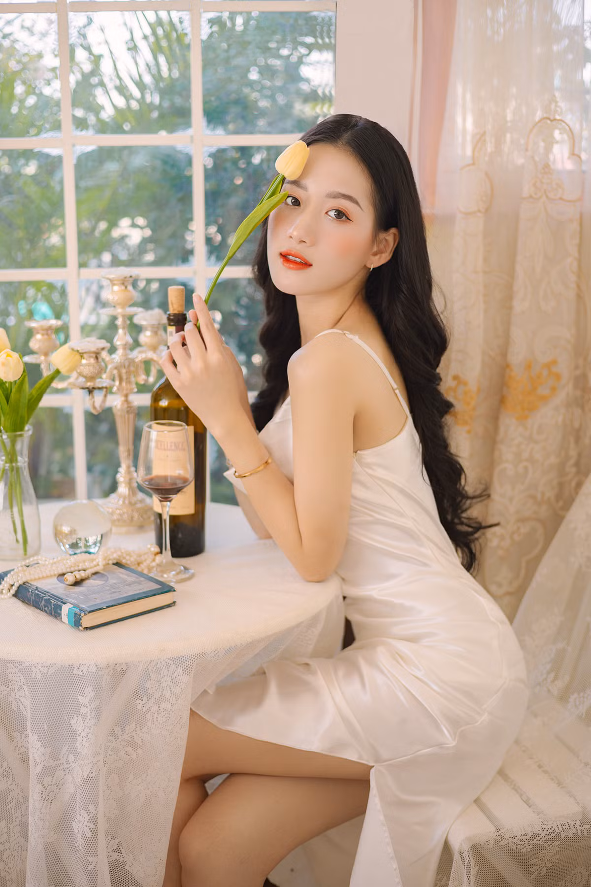 Nhờ sự nổi bật của bản thân, Thu Uyên đã xuất sắc đoạt ngôi vị Hoa khôi - Miss Văn hóa và Du lịch, do trường Đại học Thủ đô Hà Nội tổ chức.