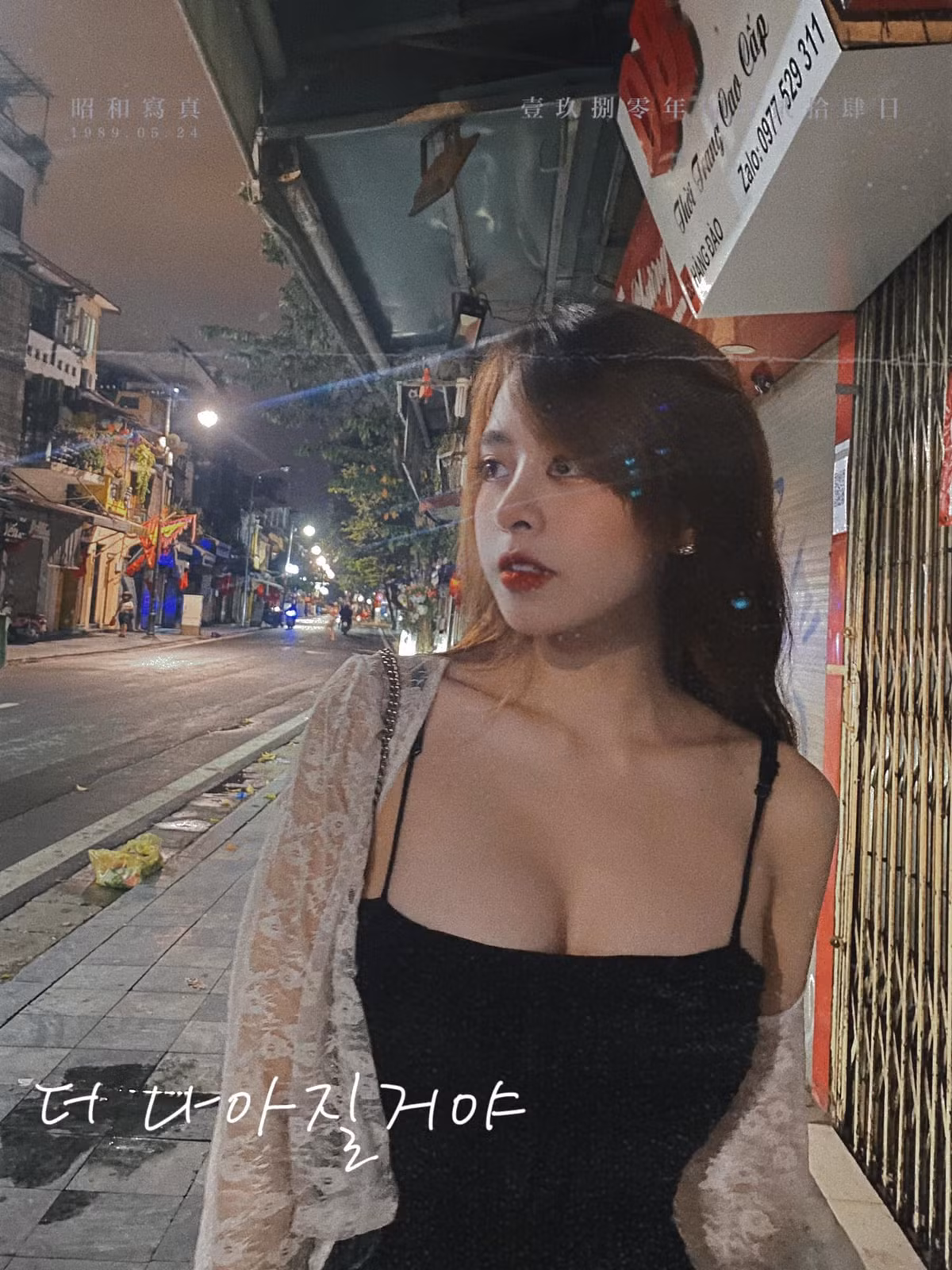 Gái xinh gây ấn tượng khi sở hữu nhan sắc thơ ngây, trong sáng với gương mặt nhỏ nhắn, đôi mắt to và sống mũi cao thẳng.