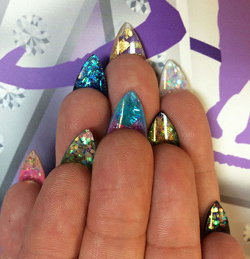 Làm móng bề ngoài đã xưa rồi, nay người ta còn điệu cả mặt trong móng thế này đây.