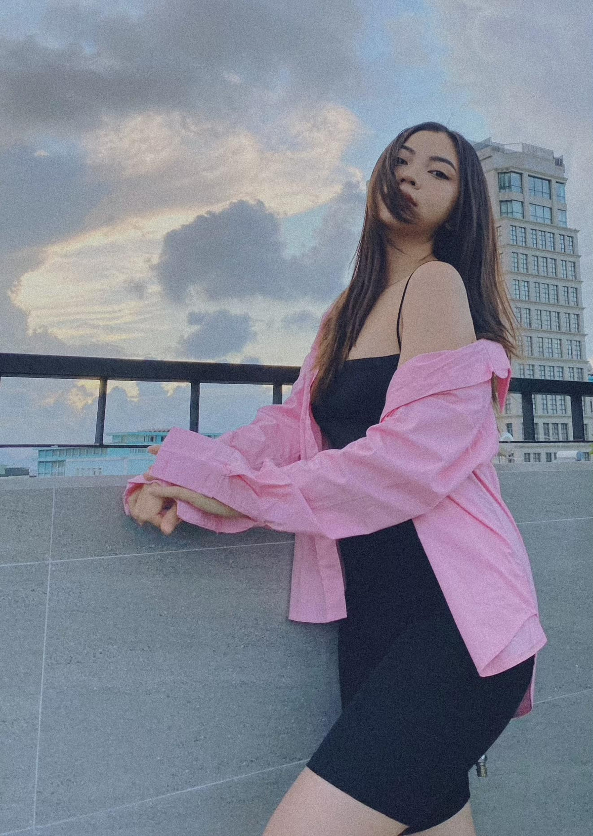 Sau khi chia tay Quang Hải, Nhật Lê từng dính tin đồn có người yêu mới, cũng như rộ tin "theo chồng bỏ cuộc chơi". Dù vậy, thông tin mới nhất thì Nhật Lê vẫn đang trong tình trạng độc thân.