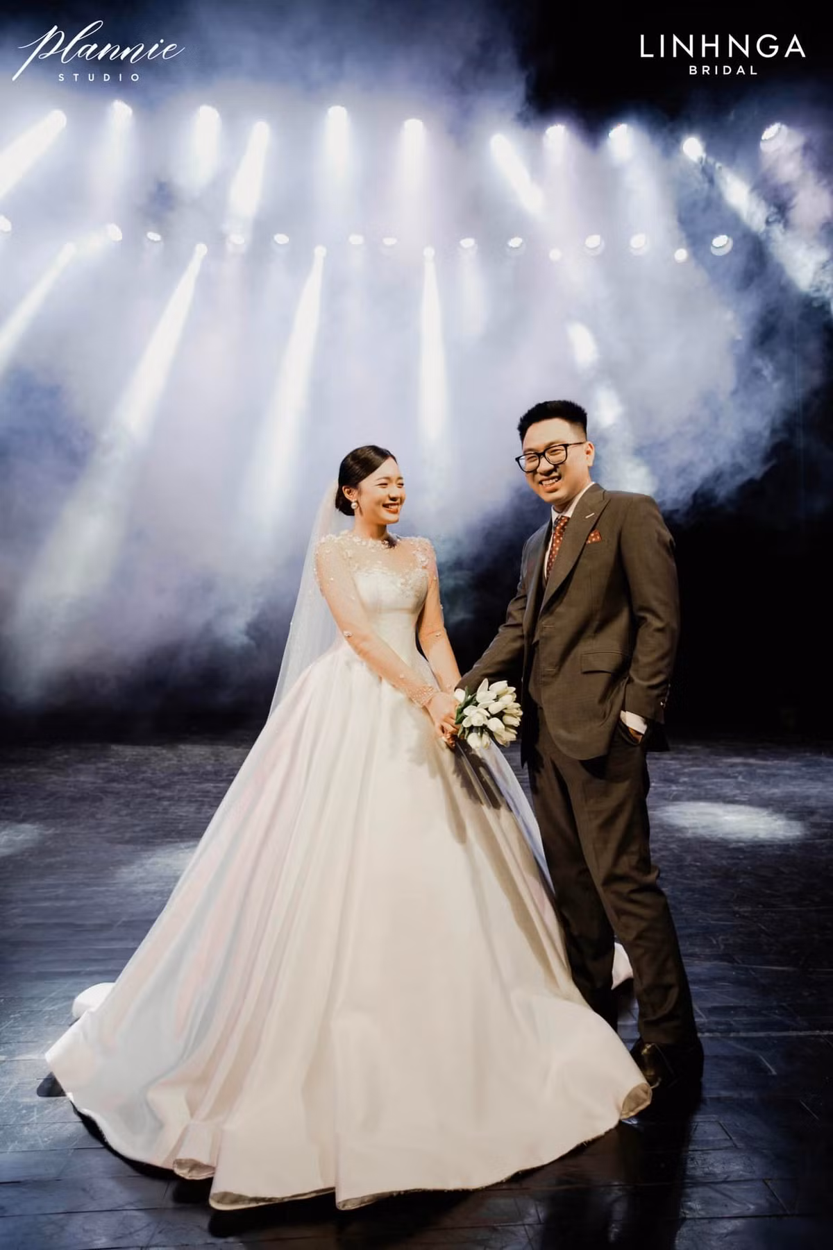 Theo chia sẻ của MC Phương Thảo, đây là nơi tình yêu bắt đầu của cô và chồng CEO. Đính kèm, nữ MC chia sẻ: "Đó là nơi chúng tôi gặp nhau, từ đối tác, thành đồng nghiệp, tới người yêu và bạn đời, là nơi chứng kiến nhiều giai đoạn trưởng thành, nhiều khoảnh khắc đẹp có, xấu có của chúng tôi".