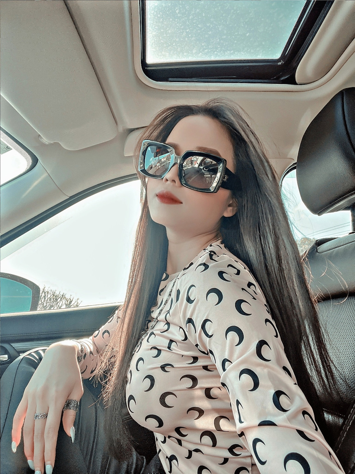 Sau cú sốc với bạn đồng giới Di Bảo đã làm cô gái trẻ khốn đốn, nhưng sau tất cả, Aley Nguyễn đã đứng dậy và tìm lại niềm vui trong cuộc sống.