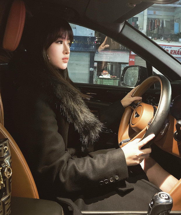 Trang cá nhân hiện tại của Ngọc Diễm cũng có hơn 34 ngàn lượt follow, mỗi bức ảnh xinh đẹp do cô nàng đăng lên đều nhận được tương tác khá tích cực.