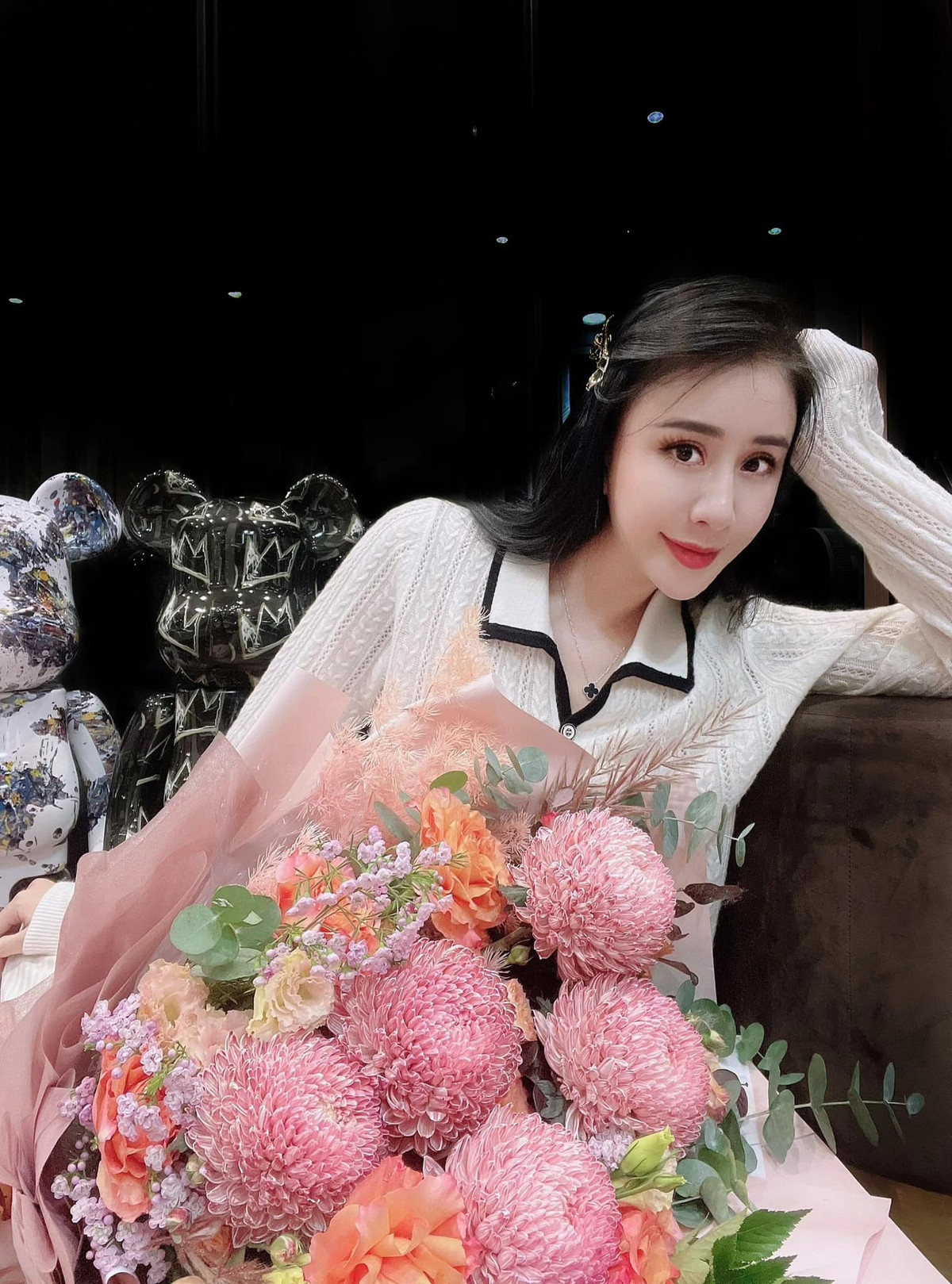 Không chỉ sang chảnh, nhiều tiền, Tú Boo còn khiến nhiều người mê mệt với loạt hình ảnh khoe dáng đẹp "siêu cấp".