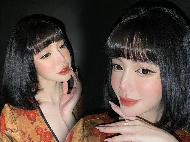 Bên cạnh lời khen nhan sắc trẻ trung, nhiều netizen phải giật mình với gương mặt đơ cứng như tượng sáp của bà mẹ hai con.