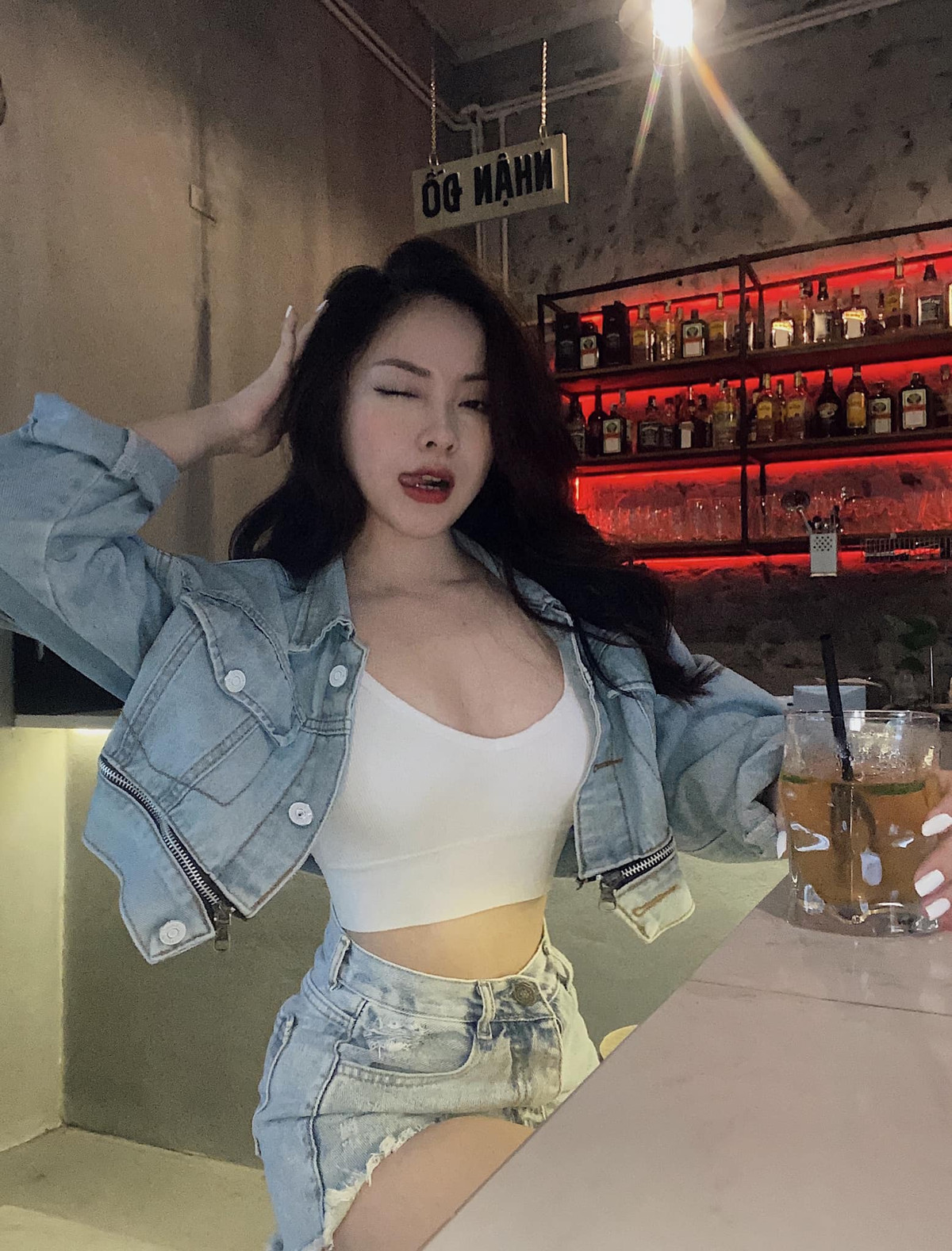 Bên cạnh diện mạo xinh đẹp, Thùy Quỳnh còn được ngợi khen bởi vẻ đẹp mũm mĩm, trắng trẻo như bánh trôi nước.