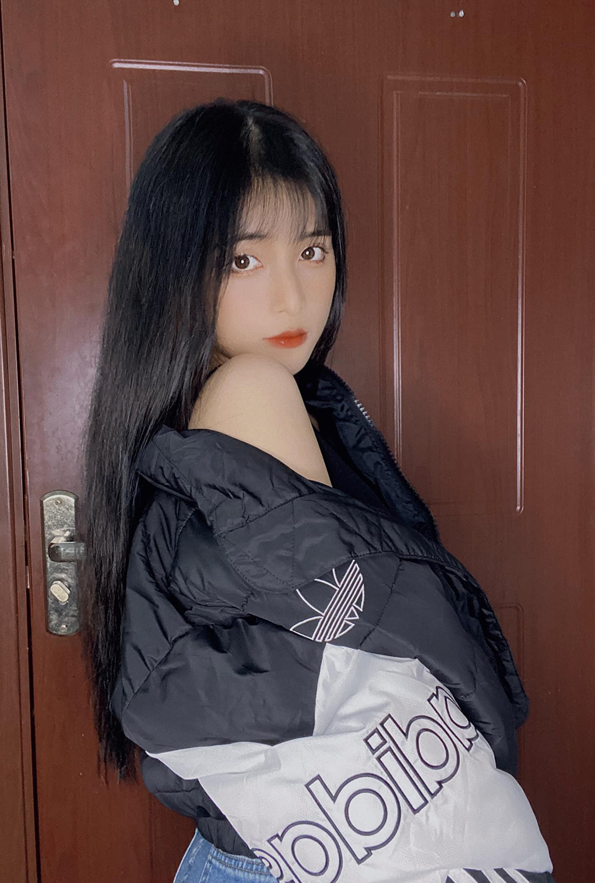 Mọi người thường nhận xét Huỳnh Thư là người hòa đồng, năng động, nhiệt tình với cả người quen hay chưa quen. Ảnh: FBNV