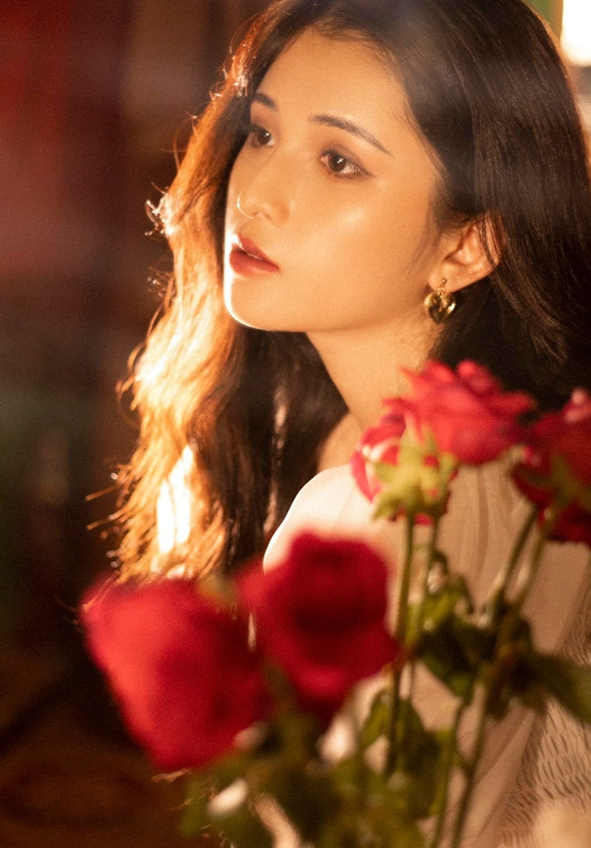 Huỳnh Thư hiện đang là sinh viên ngành Luật Hình sự, ĐH Luật TP HCM.