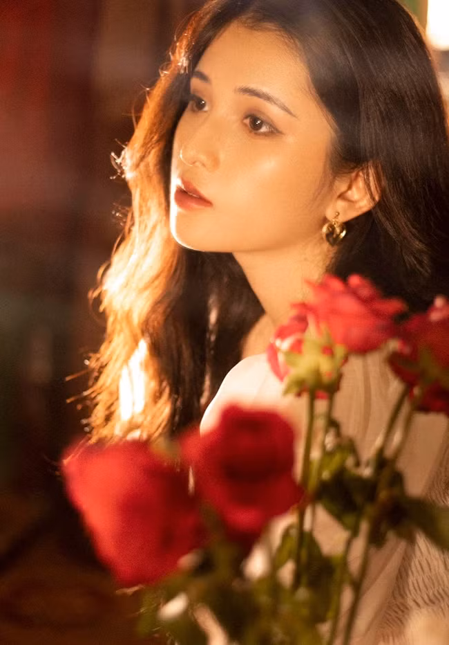 Huỳnh Thư hiện đang là sinh viên ngành Luật Hình sự, ĐH Luật TP HCM.