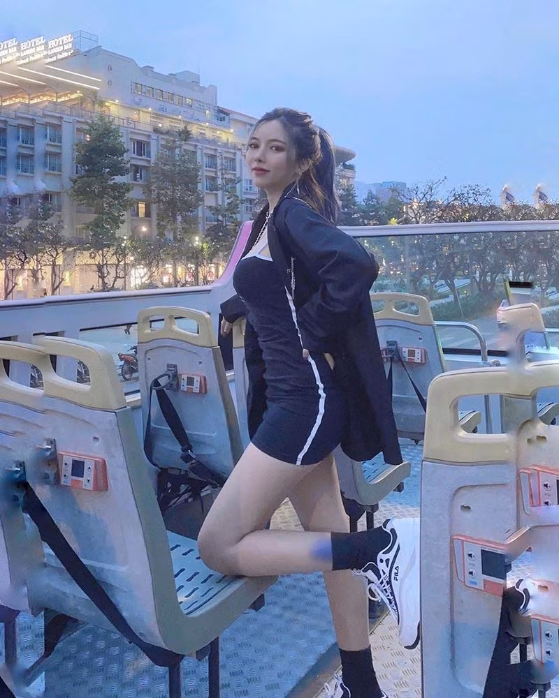 Ohsusu Ngô thường xuyên khoe hình ảnh nóng bỏng lên trang cá nhân.